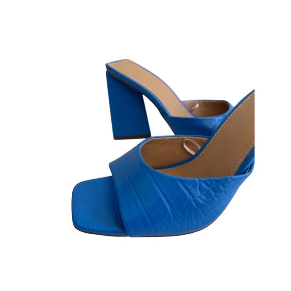 EXPRESS Snake Embossed Blue Periwinkle Block Heels Size 8 - Picture 4 of 10